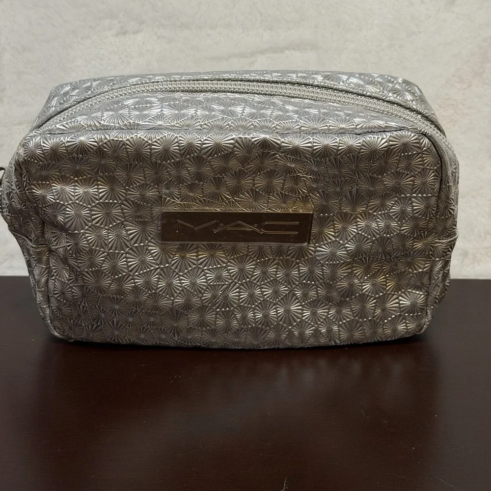 MAC Silver Metallic Cosmetic Makeup Bag Holiday 6in x 4in Zipper Close